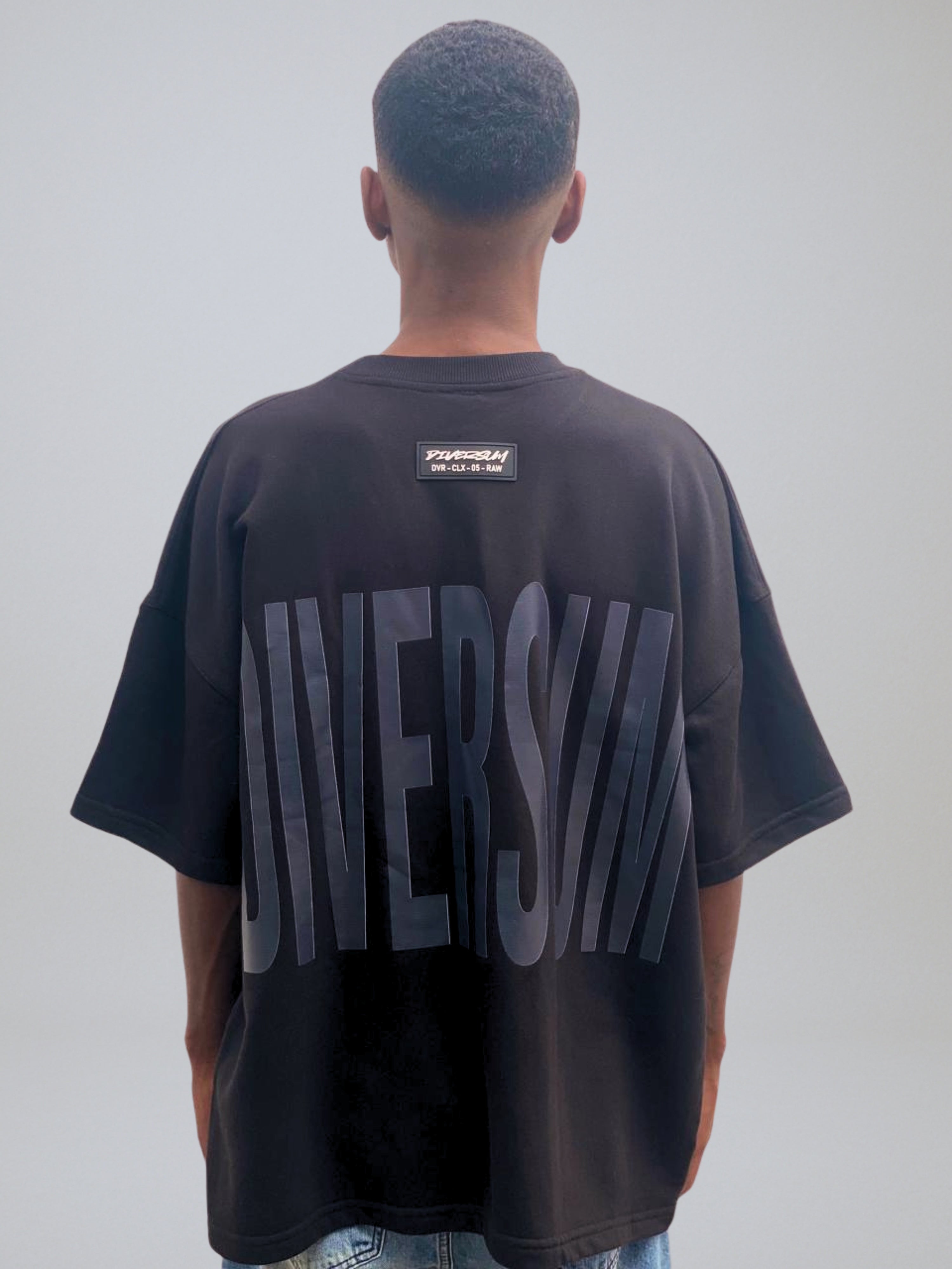 T-shirt Line Basic Black DIVERSUM